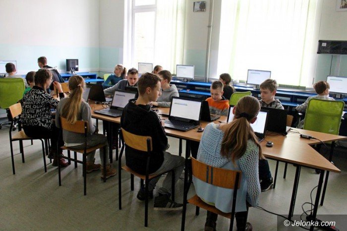 szostoklasisci-zwiedzili-jedynke-foto-62249
