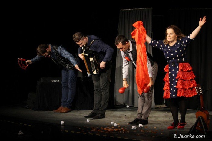 widzowie-boki-zrywali-z-kabaretem-hrabi-foto-62335