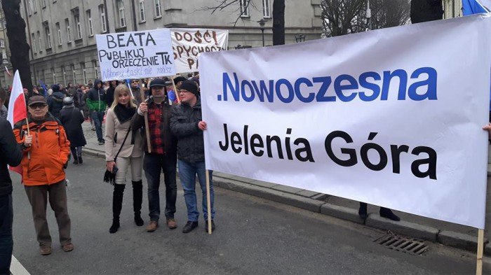 jeleniogorzanie-w-obronie-konstytucji-foto-62344
