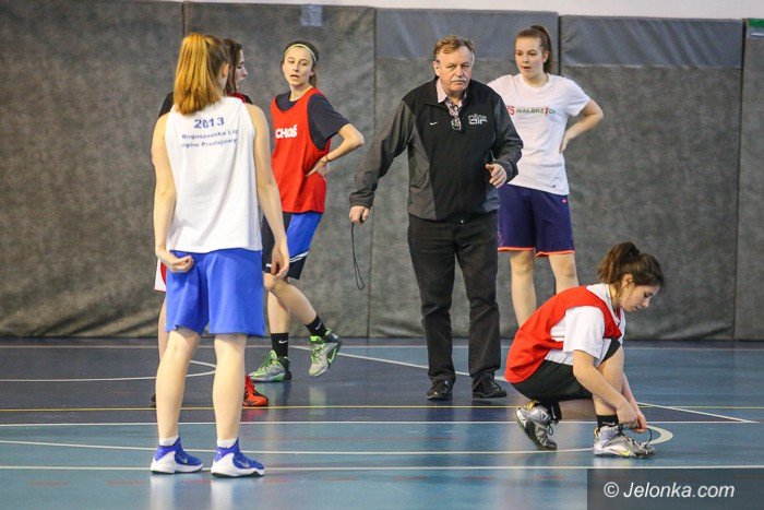 kadetki-szykuja-sie-do-cwiercfinaowego-turnieju-foto-62499