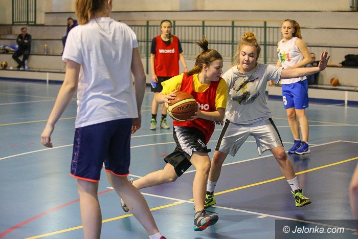 kadetki-szykuja-sie-do-cwiercfinaowego-turnieju-foto-62499