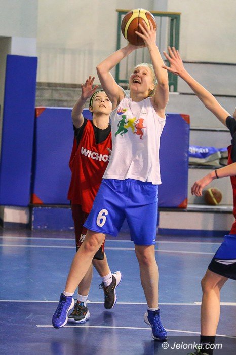 kadetki-szykuja-sie-do-cwiercfinaowego-turnieju-foto-62499