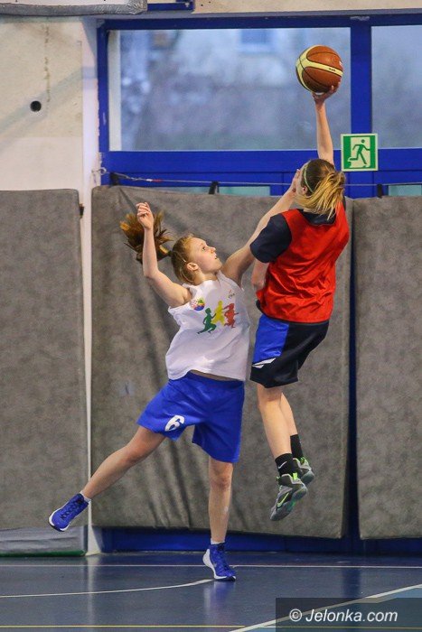 kadetki-szykuja-sie-do-cwiercfinaowego-turnieju-foto-62499
