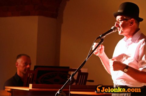 jesli-musisz-to-sie-usmiechnij-to-warto-zobaczyc-62503