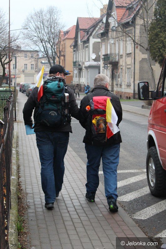 proboszcz-wyruszy-pieszo-do-watykanu-aktualizacja-foto-62580
