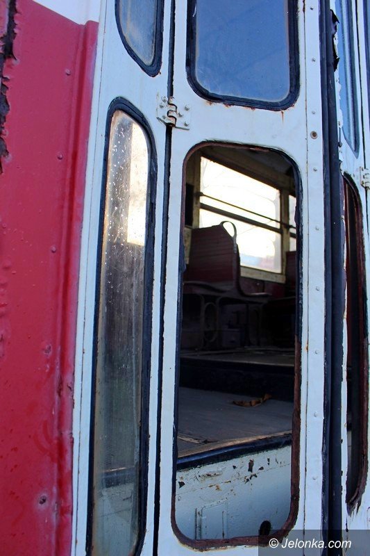 tramwaj-przy-mzk-niszczeje-foto-62596