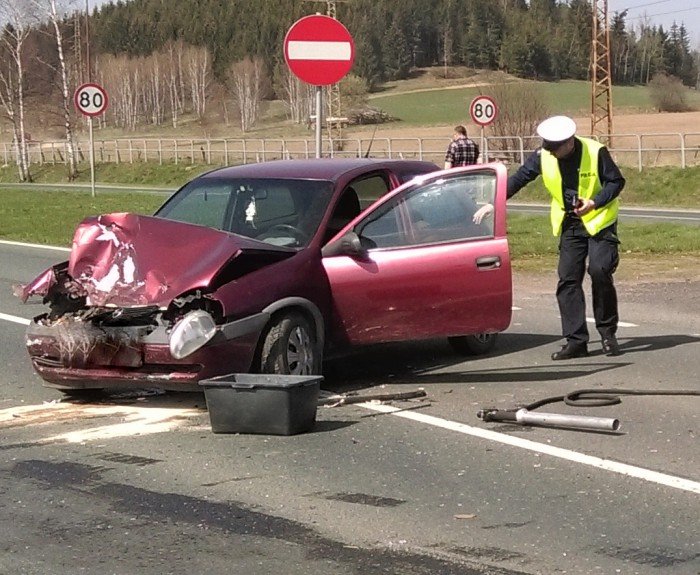 zderzenie-dwoch-aut-troje-dzieci-w-szpitalu-foto-62650