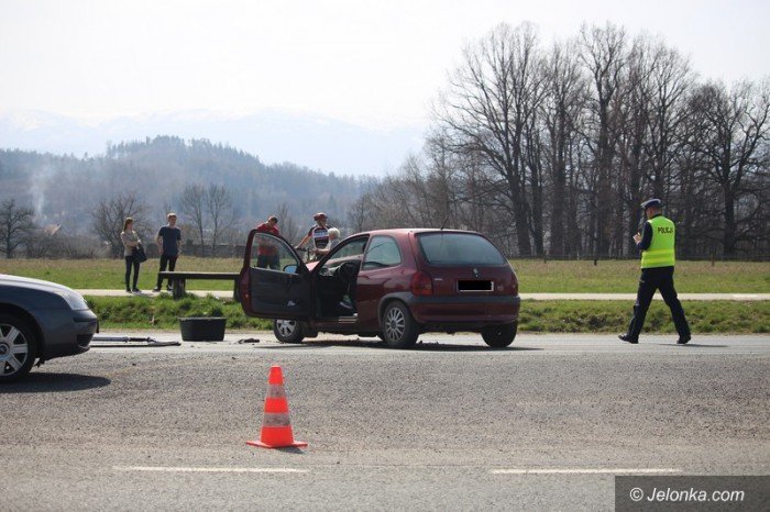 zderzenie-dwoch-aut-troje-dzieci-w-szpitalu-foto-62650