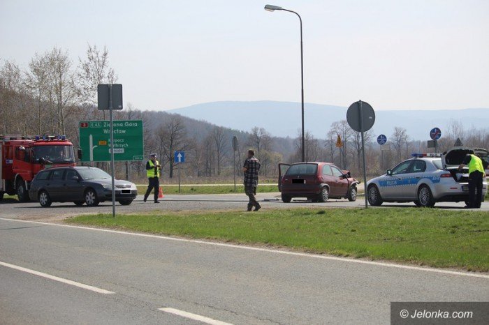 zderzenie-dwoch-aut-troje-dzieci-w-szpitalu-foto-62650