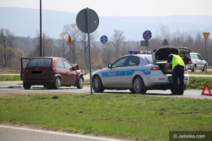 zderzenie-dwoch-aut-troje-dzieci-w-szpitalu-foto-62650