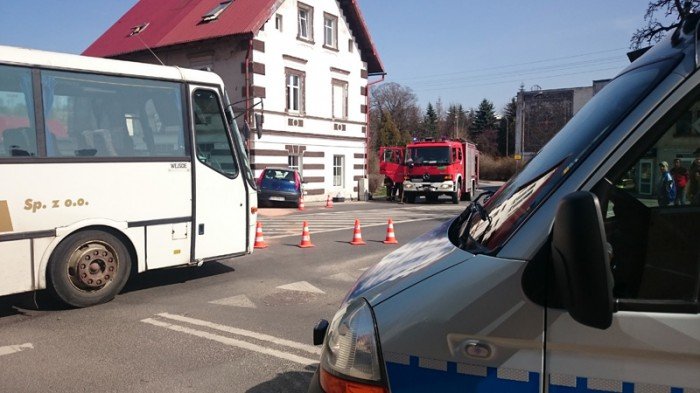 kobieta-uderzya-fiatem-w-autobus-foto-62668
