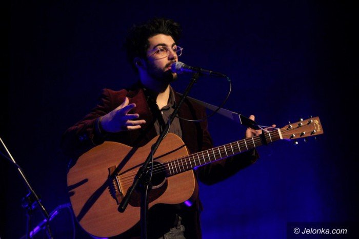 joao-de-sousa-gra-i-spiewa-w-jcku-foto-62826