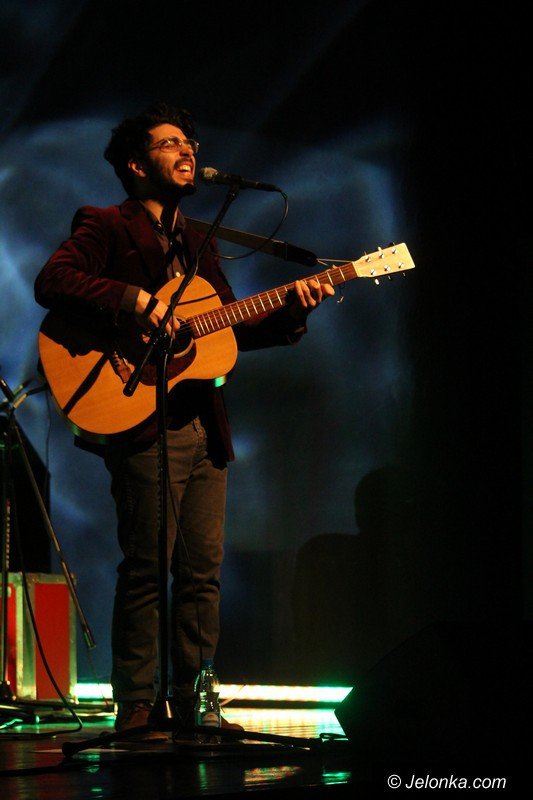 joao-de-sousa-gra-i-spiewa-w-jcku-foto-62826