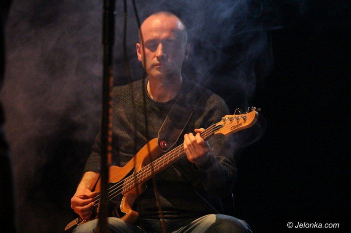 joao-de-sousa-gra-i-spiewa-w-jcku-foto-62826