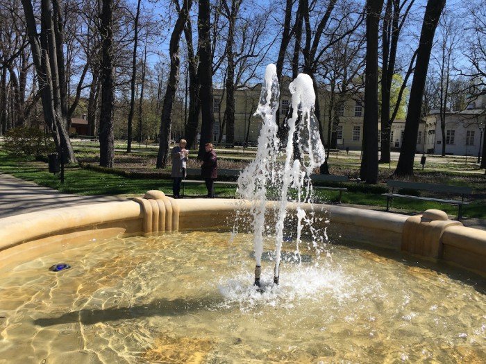 wiosennie-i-pracowicie-w-parku-zdrojowym-foto-62894