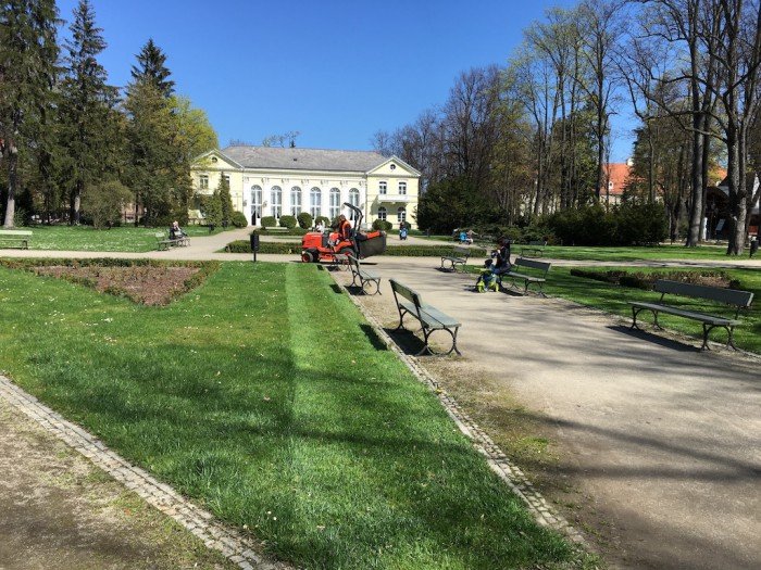wiosennie-i-pracowicie-w-parku-zdrojowym-foto-62894