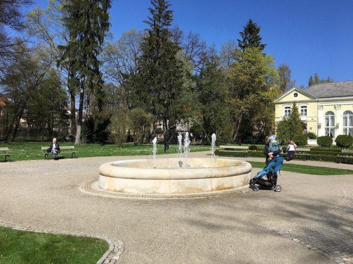wiosennie-i-pracowicie-w-parku-zdrojowym-foto-62894