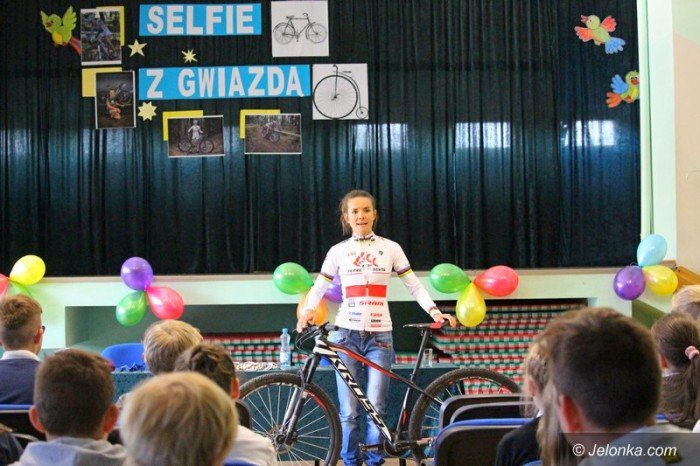 uczniowie-sp-3-spotkali-sie-z-maja-woszczowska-foto-62913