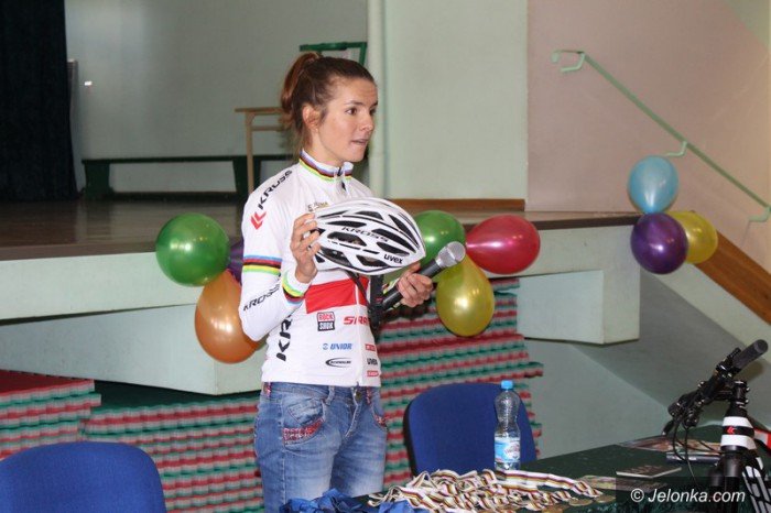 uczniowie-sp-3-spotkali-sie-z-maja-woszczowska-foto-62913