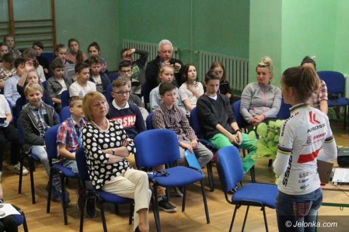 uczniowie-sp-3-spotkali-sie-z-maja-woszczowska-foto-62913