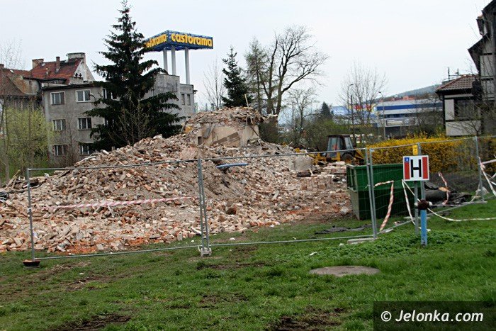 co-stanie-na-miejscu-dawnej-bursy-ekonomika-foto-62952