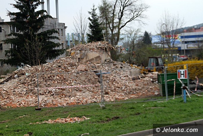 co-stanie-na-miejscu-dawnej-bursy-ekonomika-foto-62952