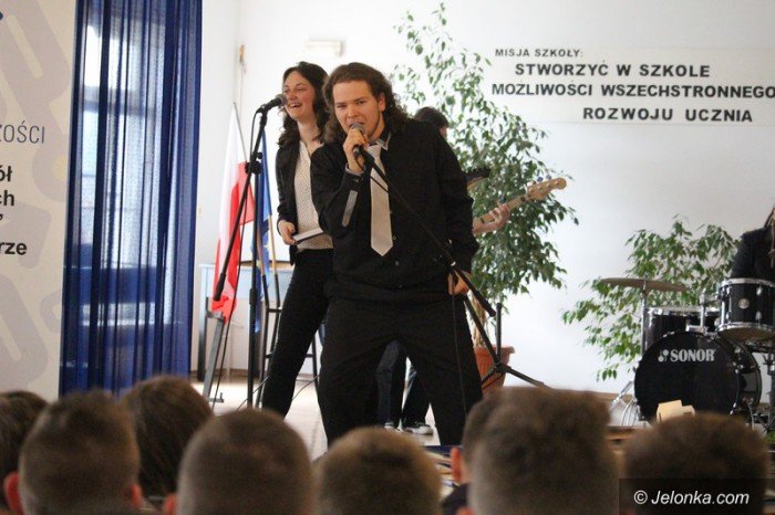 w-mechaniku-pozegnali-maturzystow-foto-63028