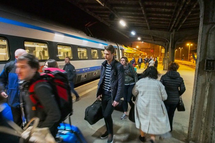 za-sprawa-pendolino-gosniej-w-polsce-o-jeleniej-gorze-foto-63038