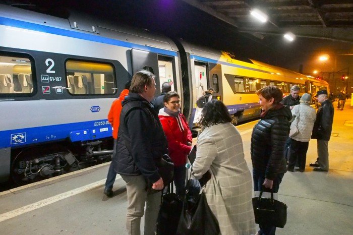 za-sprawa-pendolino-gosniej-w-polsce-o-jeleniej-gorze-foto-63038