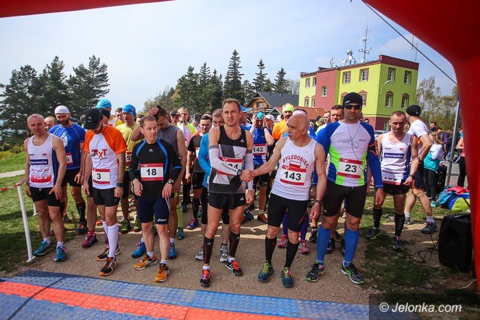 pobiegli-ledwie-dyche-w-pieknym-terenie-foto-63050