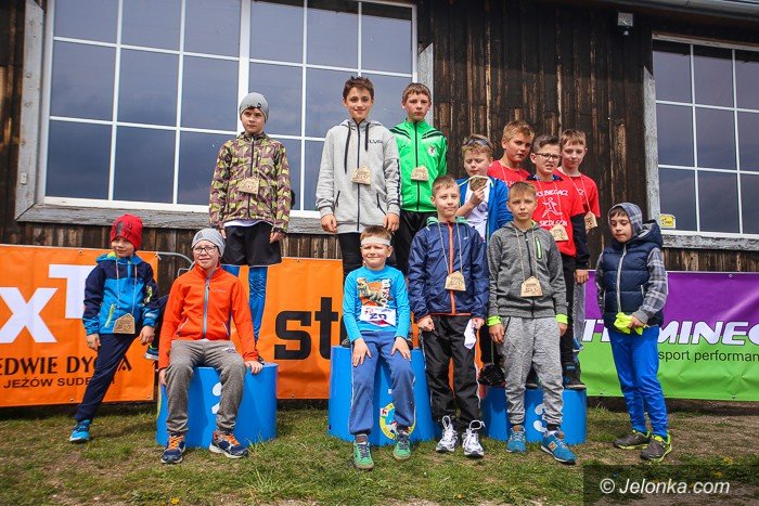 pobiegli-ledwie-dyche-w-pieknym-terenie-foto-63050