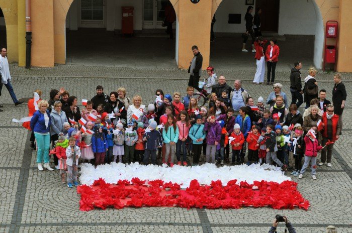 przedszkolaki-uczciy-dzien-flagi-foto-63061
