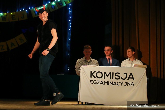 maturzysci-z-kowar-pozegnali-sie-ze-szkoa-foto-63077