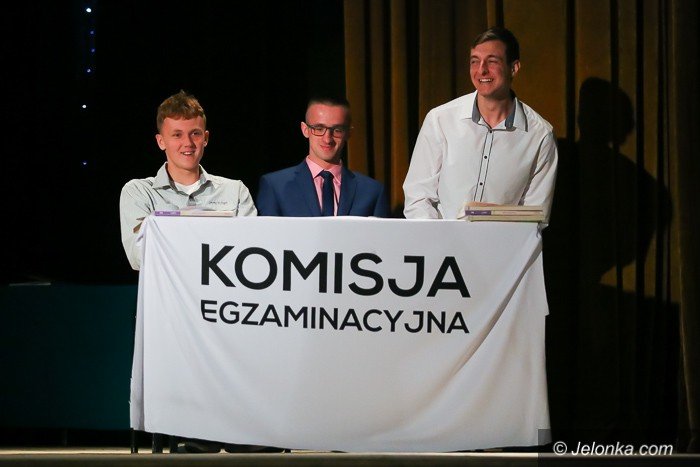 maturzysci-z-kowar-pozegnali-sie-ze-szkoa-foto-63077