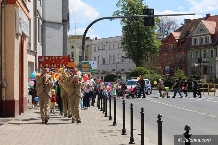 barwny-korowod-dla-ksiazek-foto-63137