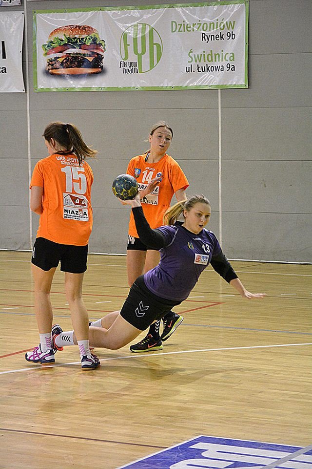 szczypiornistki-kpru-wygrywaja-w-dzierzoniowie-foto-63166