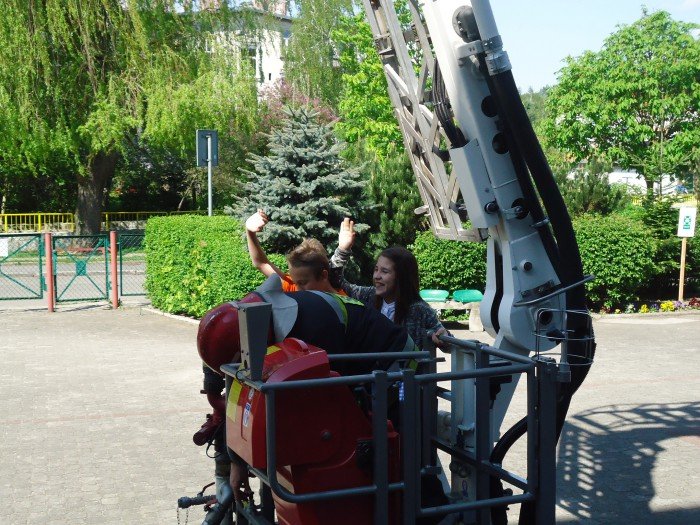 pozorowany-pozar-i-ewakuacja-w-trzynastce-foto-63221