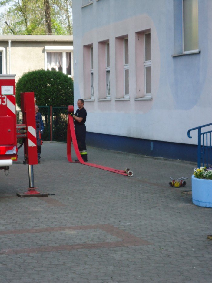 pozorowany-pozar-i-ewakuacja-w-trzynastce-foto-63221