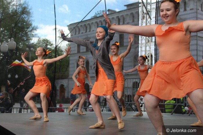 sdf-barwna-parada-i-fantastyczne-wystepy-foto-63244