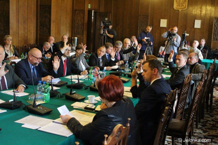 politycznoprawny-dramat-na-sesji-foto-63261