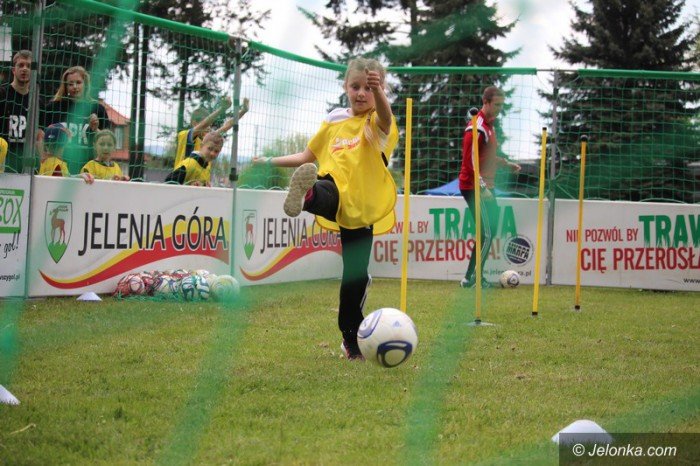 dzieci-bawiy-sie-na-zaproszenie-uczelni-foto-63348