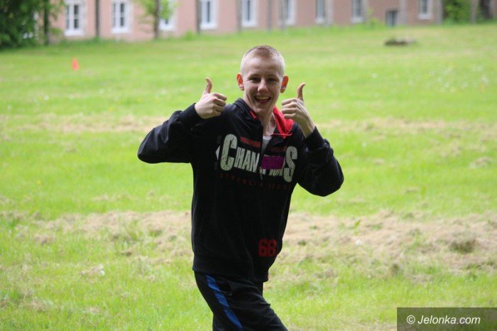 dzieci-bawiy-sie-na-zaproszenie-uczelni-foto-63348