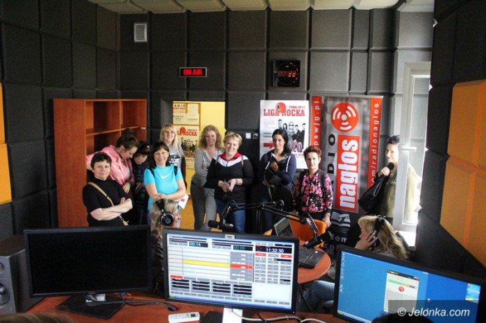 dzieci-bawiy-sie-na-zaproszenie-uczelni-foto-63348