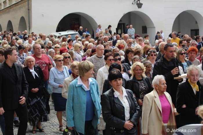 procesja-przesza-ulicami-miasta-foto-63396