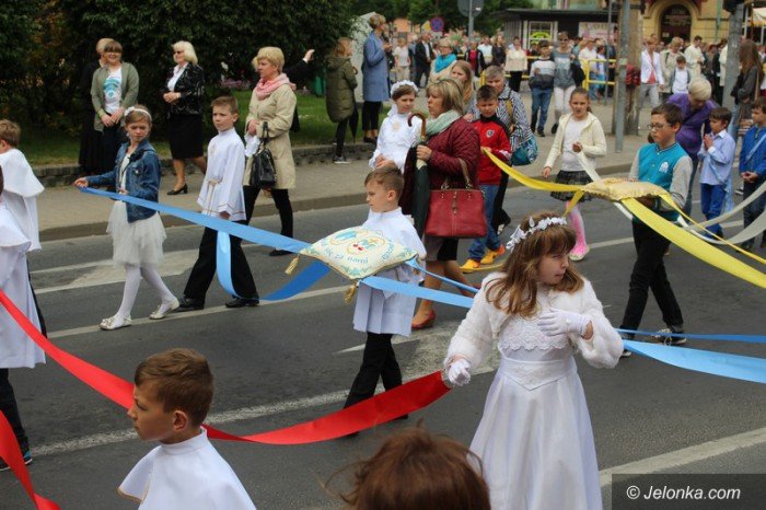 procesja-przesza-ulicami-miasta-foto-63396