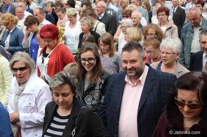 procesja-przesza-ulicami-miasta-foto-63396