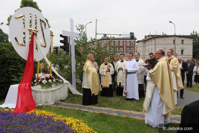 procesja-przesza-ulicami-miasta-foto-63396