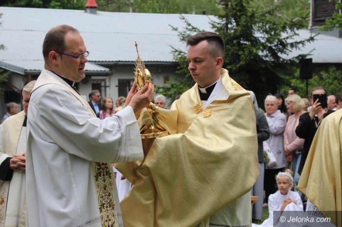 procesja-przesza-ulicami-miasta-foto-63396