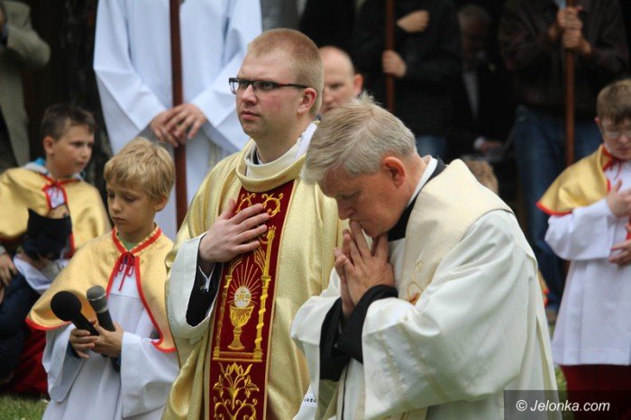 procesja-przesza-ulicami-miasta-foto-63396