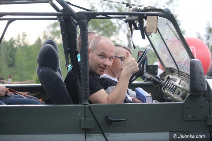 dzien-dziecka-w-deszczu-i-bocie-foto-63431